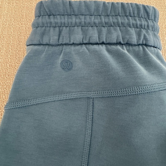 Lululemon Softstreme High Rise Cropped Pant - Picture 4 of 5